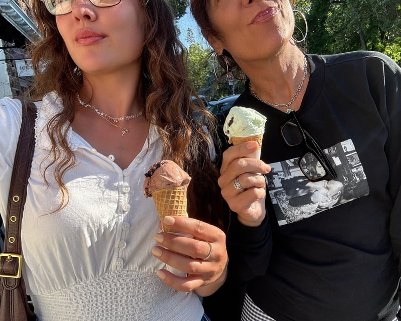 Sonoma History Walking Tour With Ice Cream