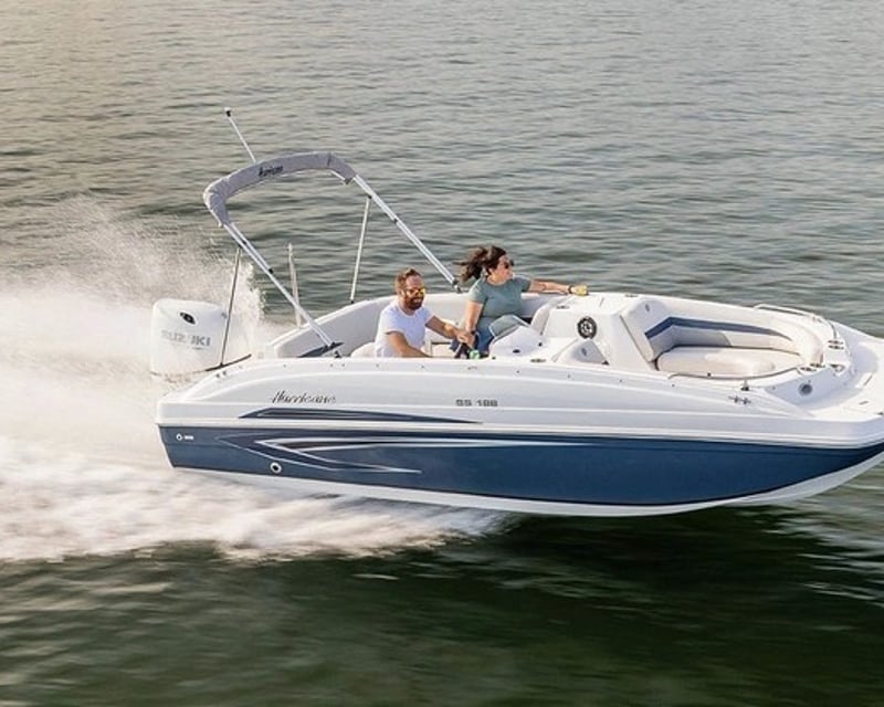 20' Deck Boat Rental in Bradenton