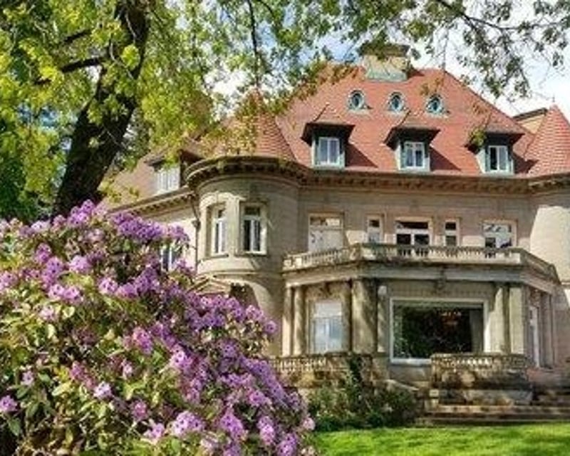 Portland City Tour with Rose Garden & Pittock Mansion