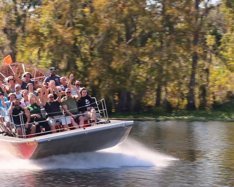 30-Minute Airboat Tour in Lake Panasoffkee
