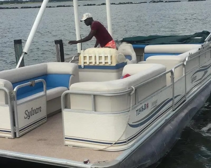 Premium Pontoon Boat Rental in Shady Shores, TX