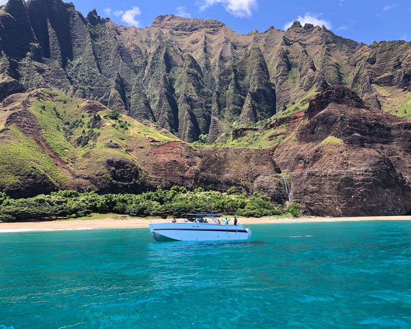 Deluxe Afternoon Na Pali Coast Power Catamaran Adventure