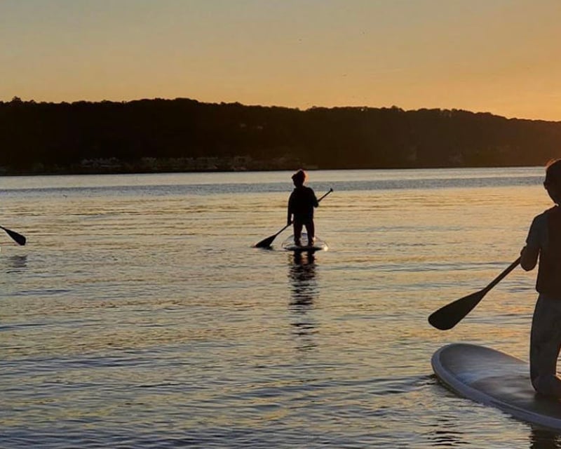 1-Hour Stand-Up Paddleboard Rental in Spermaceti Cove