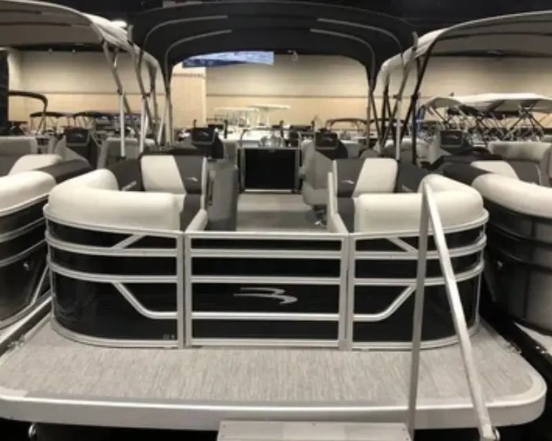 24' Pontoon Boat Rental in Douglas