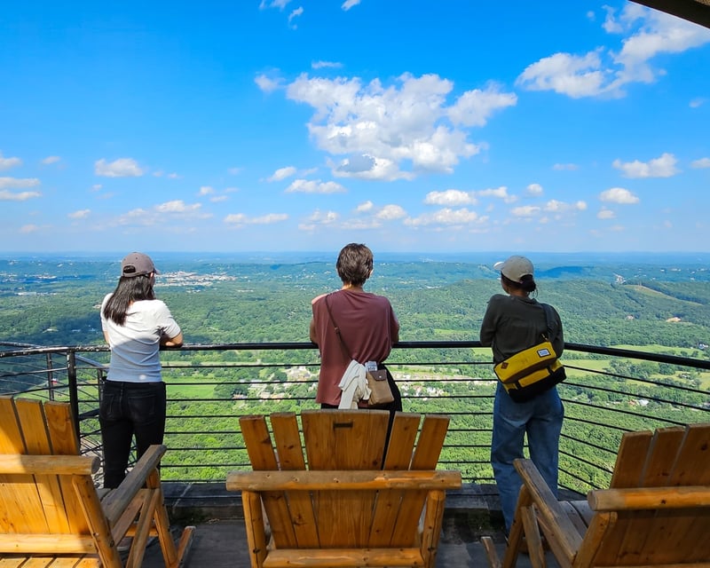 Private Ruby Falls & Rock City Day Trip from Nashville