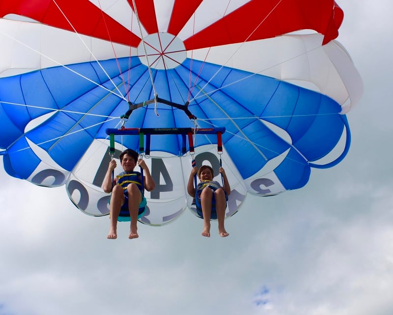 Parasailing in Siesta Key on a 1,200-Ft Line