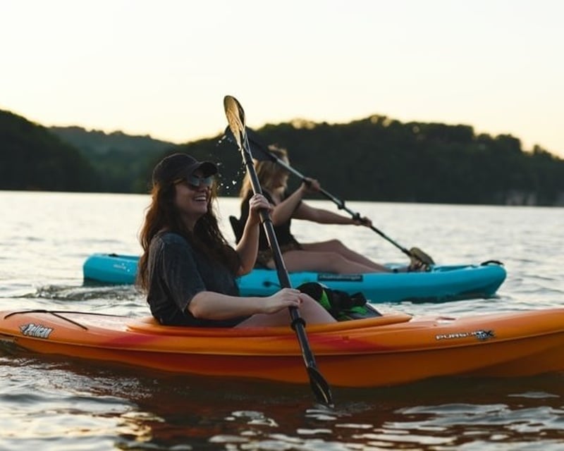 Dinosaur Caves Guided Kayak Tour near Pismo Beach