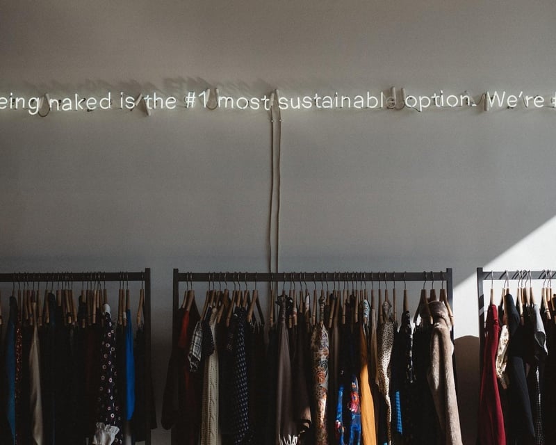 Sustainable Food & Vintage Fashion Tour in Williamsburg