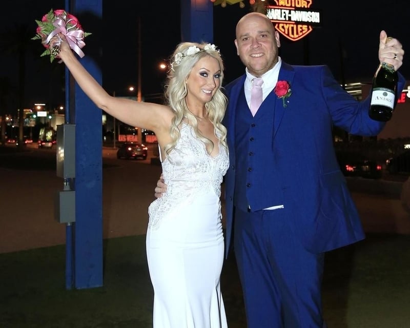 Welcome to Las Vegas Sign Wedding Ceremony