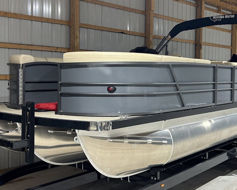 Traverse City 24' Tri-Toon Boat Rental