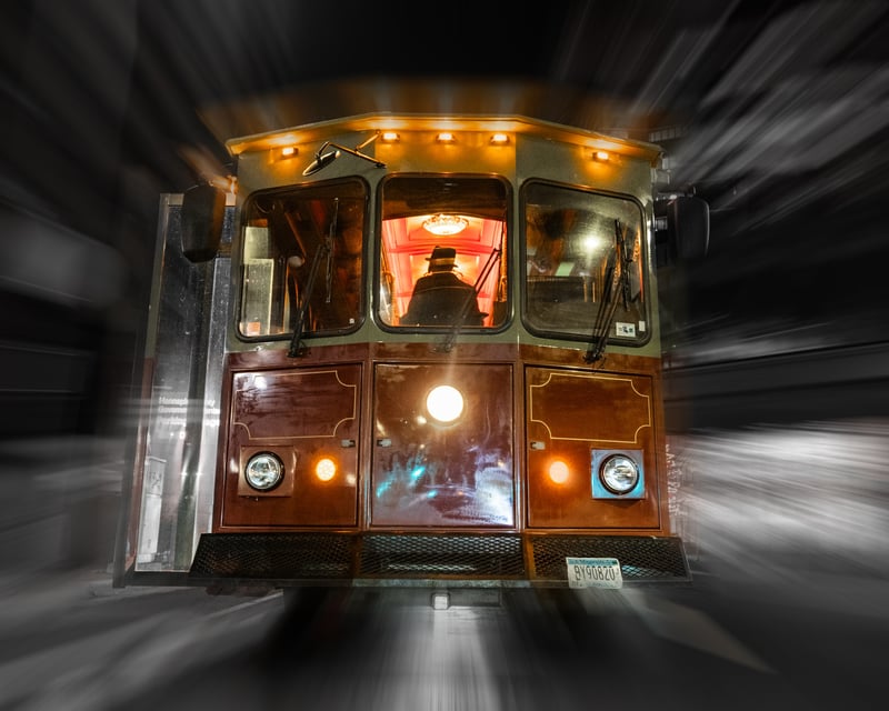Candlelight Haunted Trolley Ghost Tour in Minneapolis