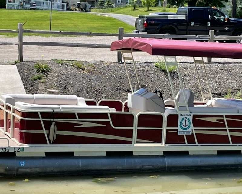 Shaded Pontoon Boat Rental on Muskellunge Lake, Trufant