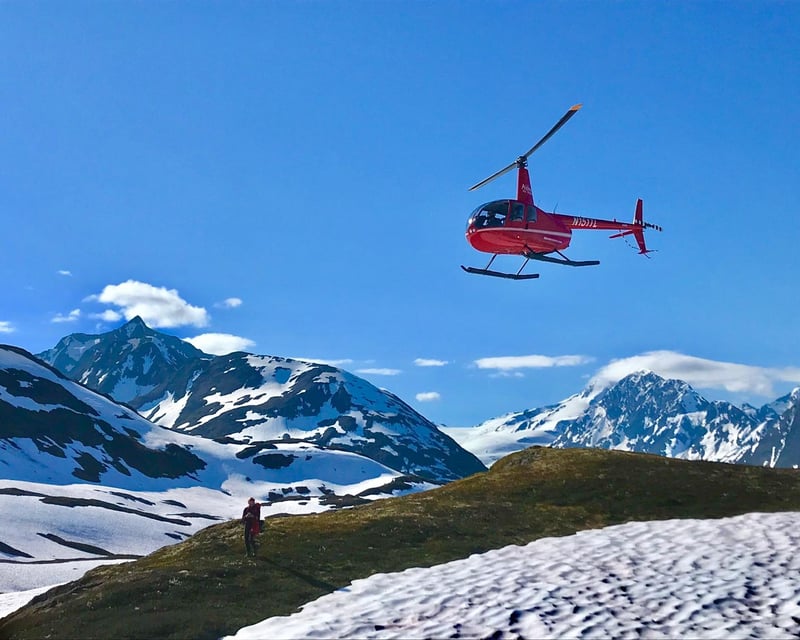 9-Hour Helicopter Hike & Rafting Tour in Girdwood