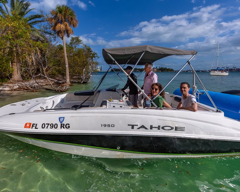 Private Captained Canal & Bay Boat Tour in Fort Lauderdale