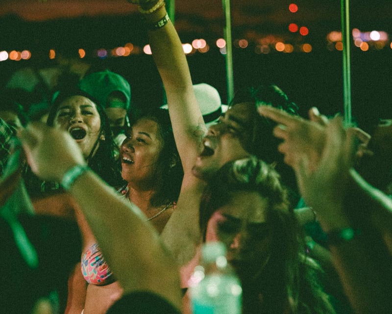 Watch Waikiki Fireworks on a Honolulu DJ Cruise
