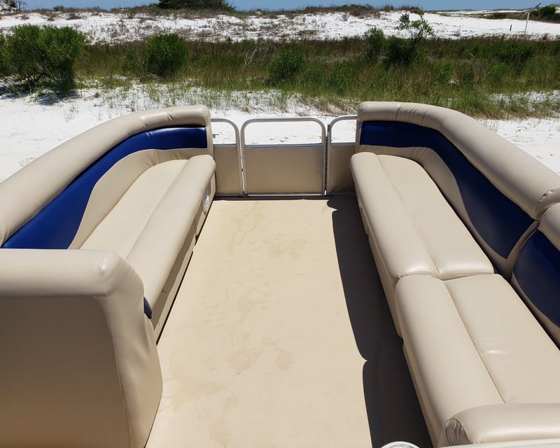 Navarre 24' Pontoon Boat Rental