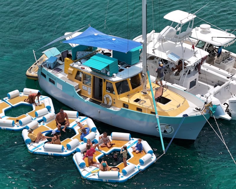 Private Pizza Boat Trip to Christmas Cove, St. Thomas