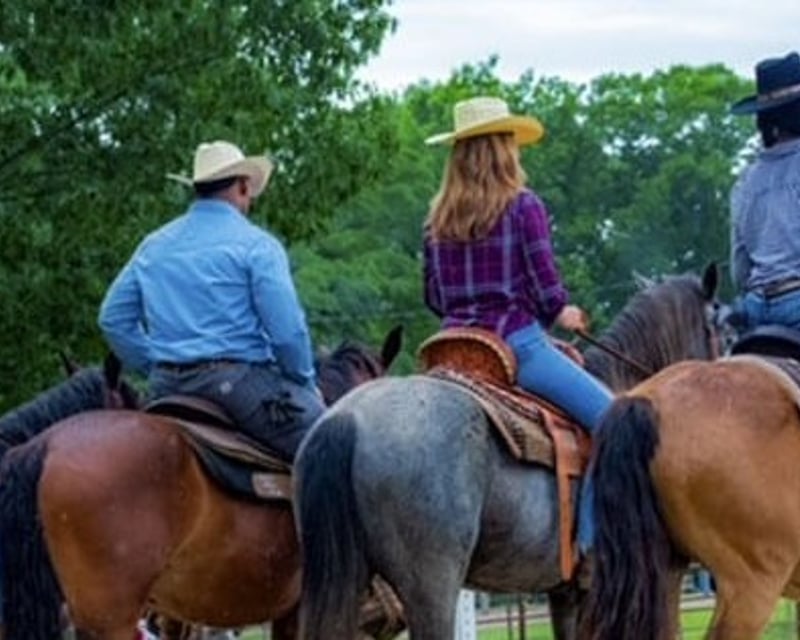 Horseback Trail Ride for Experienced Riders in Lebanon, TN