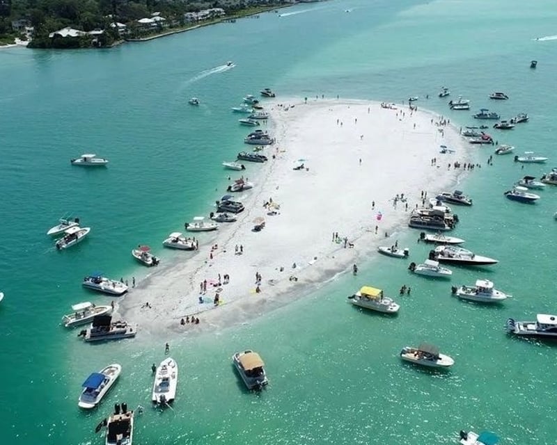 Private Island Hopping & Tiki Bar Boat Tour in Nokomis