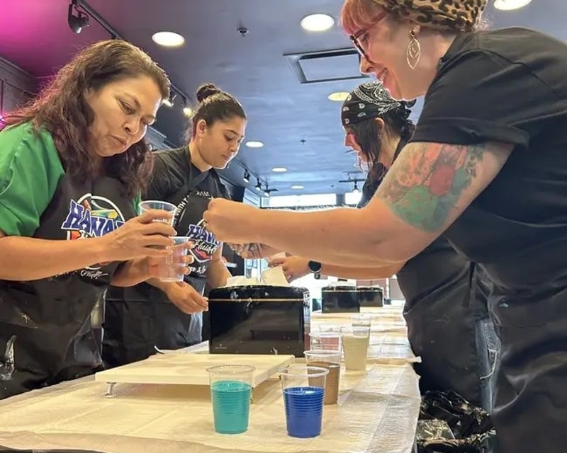 Date Night & Ladies Night Fluid Art Class in Kansas City