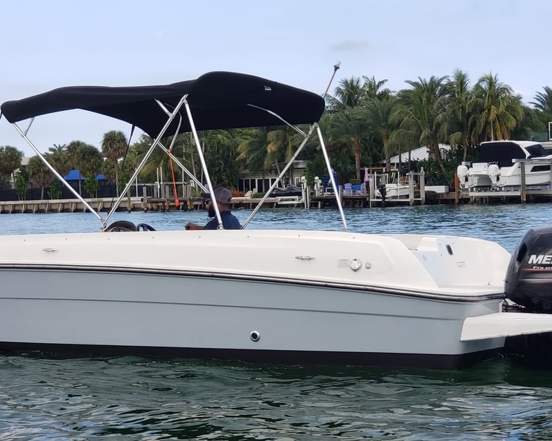 Cruise Miami Bay on a 2- or 4-Hour Private Charter