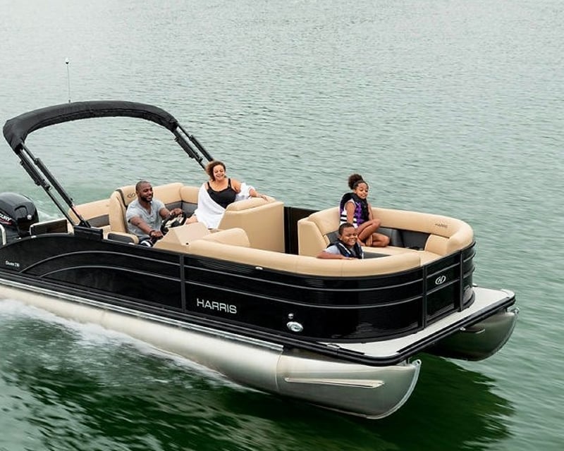 20' Pontoon Boat Rental in Round Lake Park