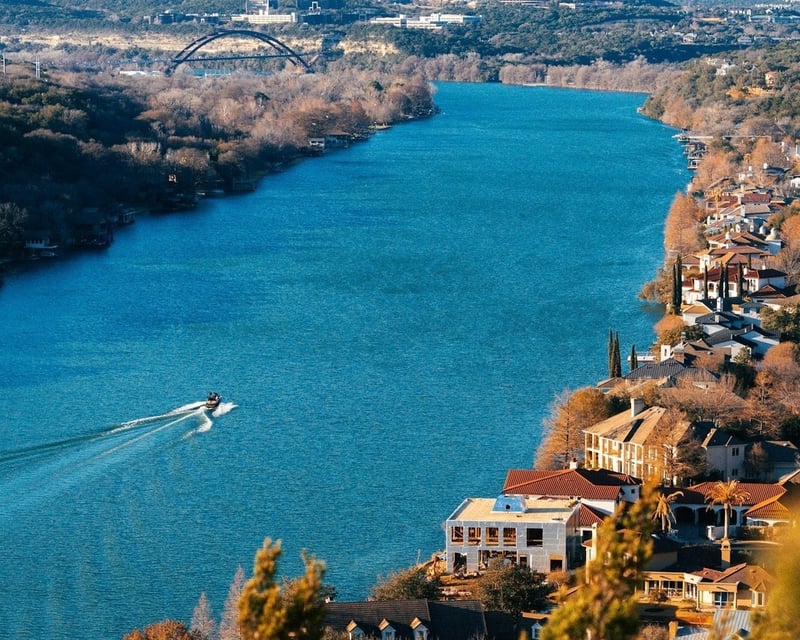 Private Wake Surf Boat Rental on Lake Travis