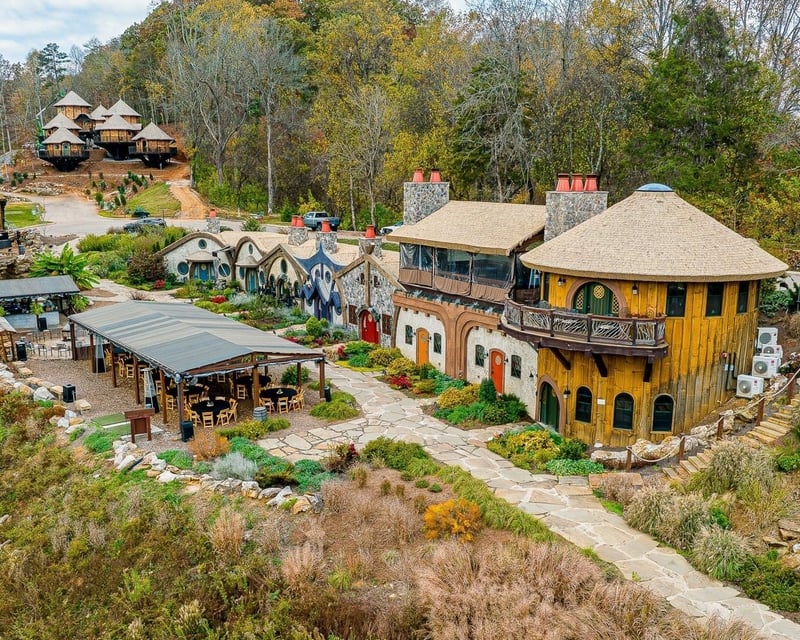Guided Scenic Tour & Lunch in Pigeon Forge