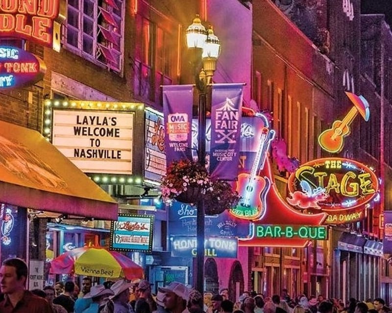 Explore Nashville History & Broadway Walking Tour