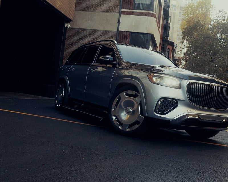 Chicago Mercedes-Benz Maybach GLS 600 Rental