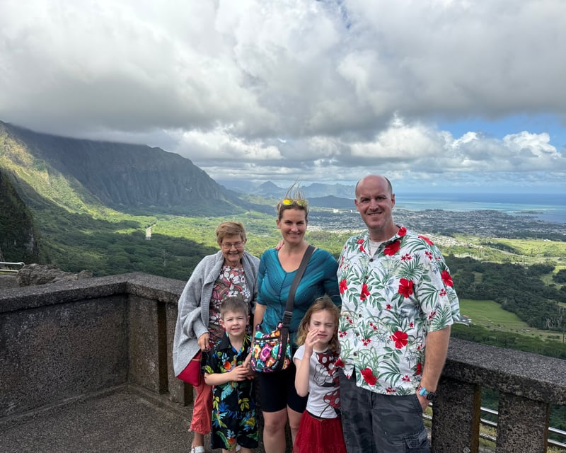 Private Half-Day Oahu Island Tour with Luggage Space