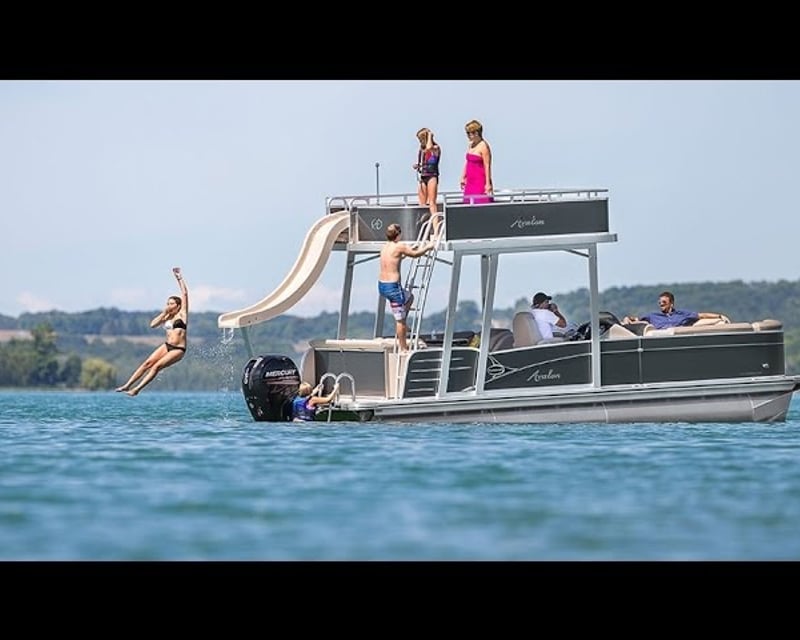 Sturgeon Bay 27' Funship Pontoon Rental