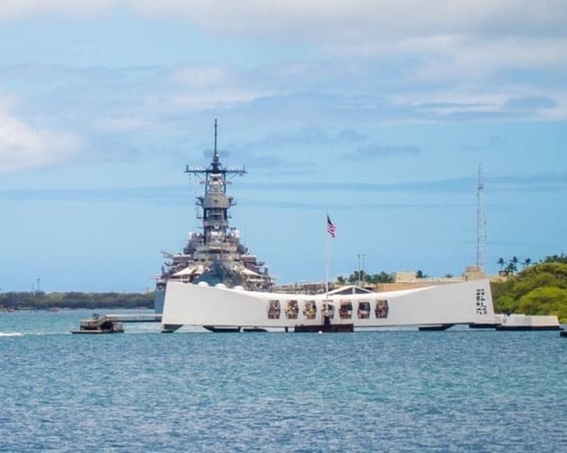 Explore Pearl Harbor & Circle Island Tour On Oahu
