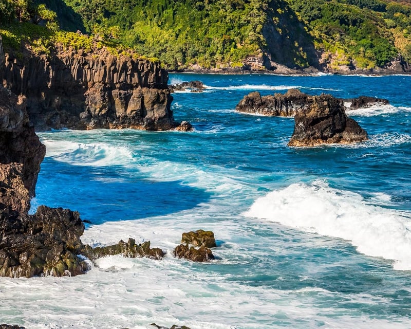 Maui Road to Hana Tour with Waterfall Pool Stops