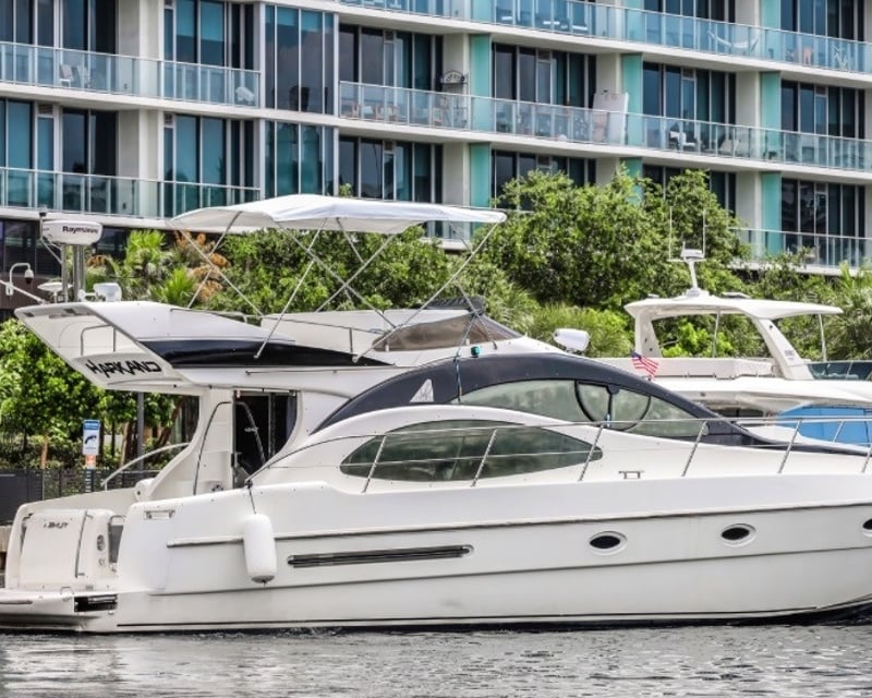 Miami Private Luxury Yacht Charter on Biscayne Bay