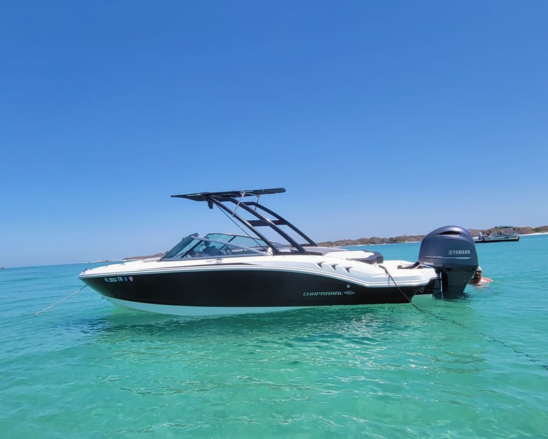 21' Bowrider Boat Rental in Sarasota
