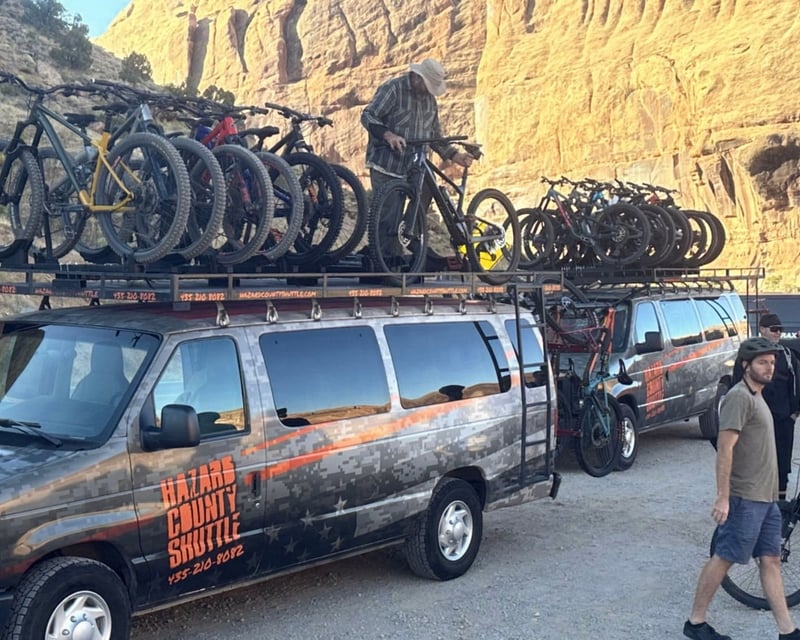 Lower Whole Enchilada Bike Shuttle in Moab