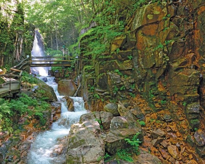 Lost River Gorge & Kancamagus Highway Full-Day Bus Tour