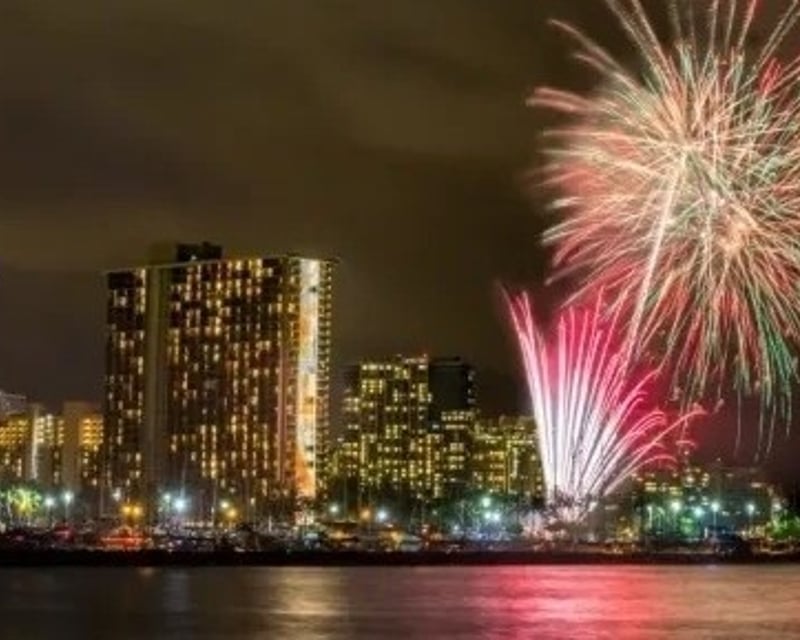 Honolulu Friday Night Fireworks Sail
