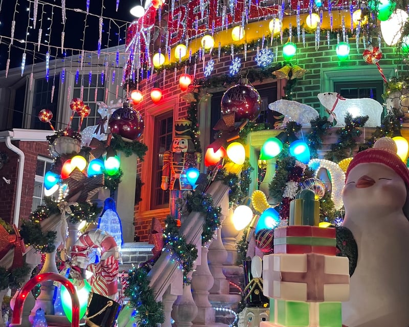 Brooklyn Christmas Lights Guided Tour