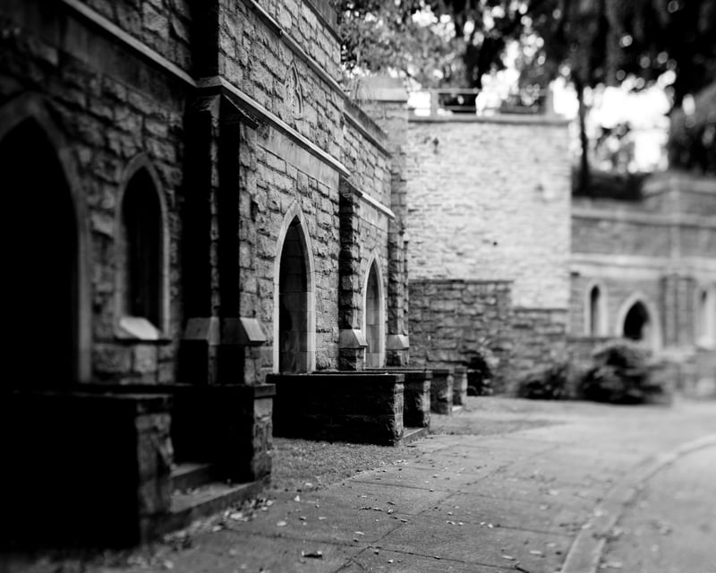 Explore Old City Philadelphia Ghost & Grave Tour