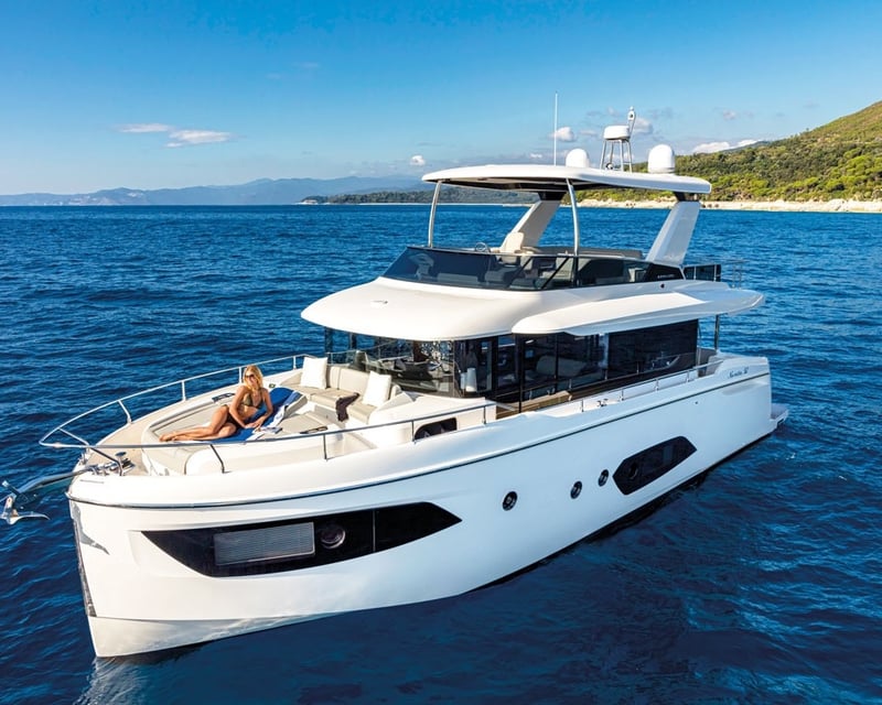 Full-Day Private 52' Luxury Yacht Charter in Sarasota