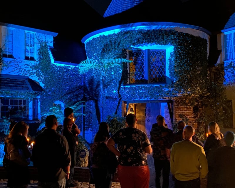 Candlelit Haunted Mansion Tour in Los Angeles