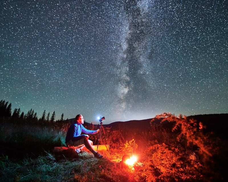Foraging Hike, Fireside Feast & Stargazing in Hood River