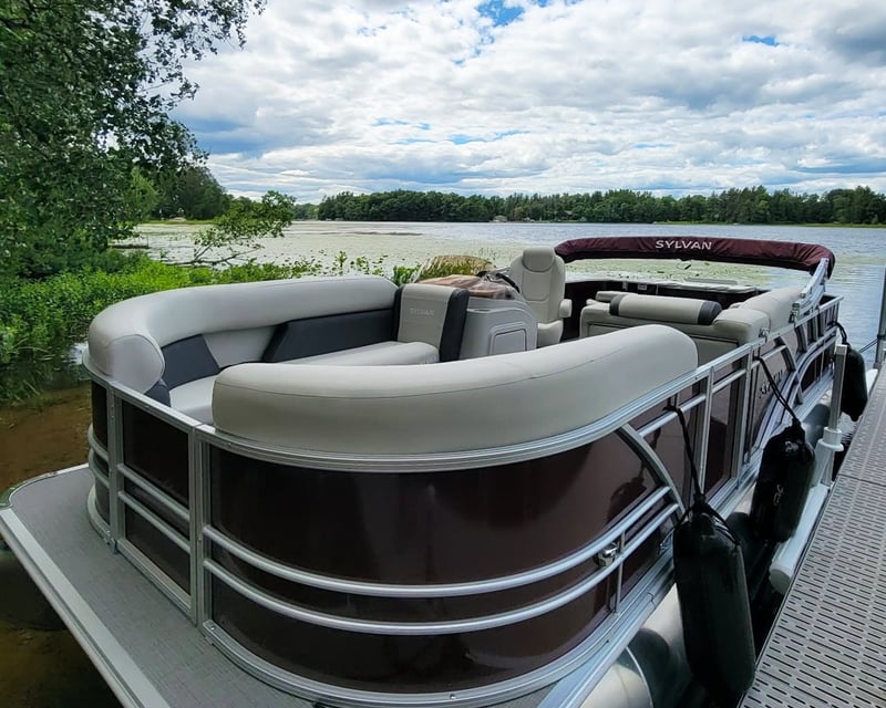 1-Day Pontoon Rental in Danbury