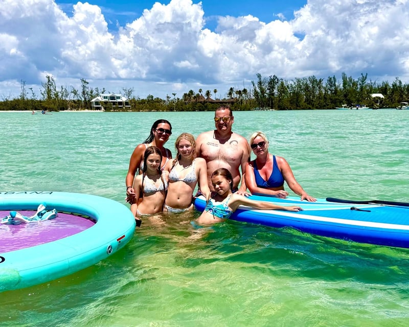 Private Sandbar & Island Hopping Boat Tour in Holmes Beach