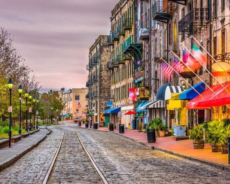 Explore Savannah History on a Guided Walking Tour