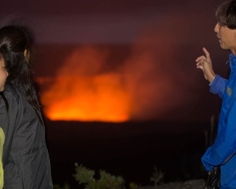 Hawaiʻi Volcanoes National Park & Stargazing Tour from Kona