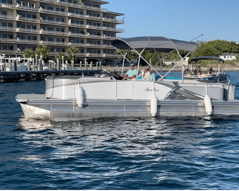 150 HP Tritoon Boat Rental in Duck Key