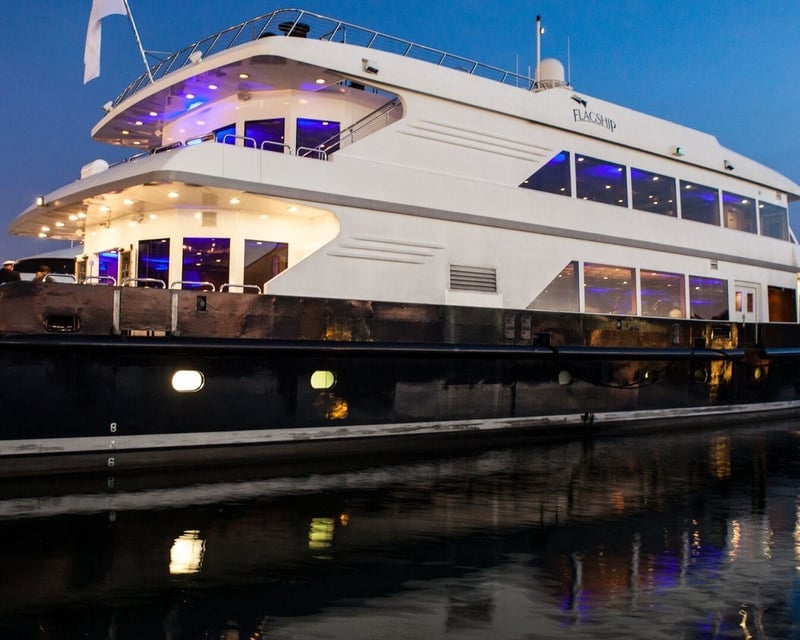 San Diego Harbor Dinner Cruise with 3-Course Meal & DJ